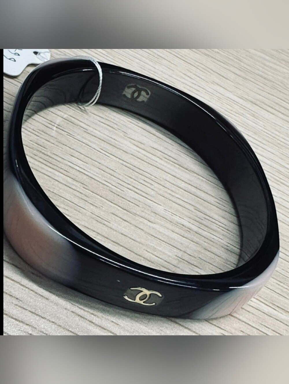 Plastic bangle bracelet